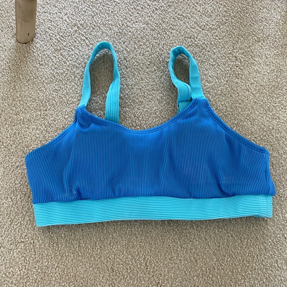 WALMART Sporty bikini top and matching bottom - Picture 2 of 3
